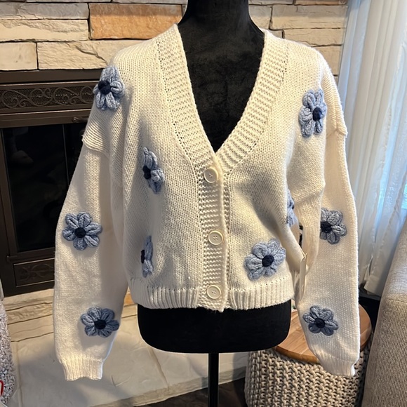 Luna Ivy Cardigan Sweater NWT - Picture 1 of 10